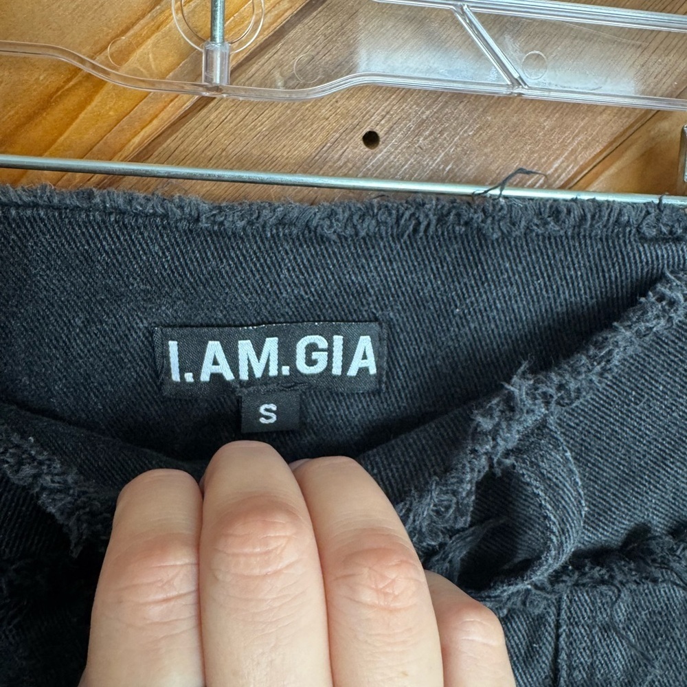 I.AM.GIA Charcoal Frayed Hem Mini Skirt Size Small - Picture 3 of 3